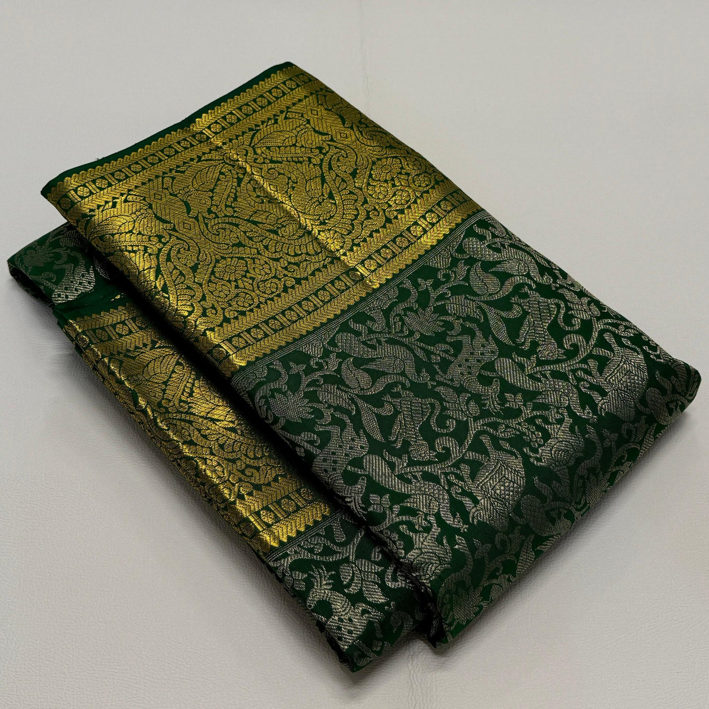 Kanchipuram pure silk handloom double warp self grand pallu and blouse *Vanasingaram Bridal 1g*
*SILK MARK TAG WITH HOLOGRAM*