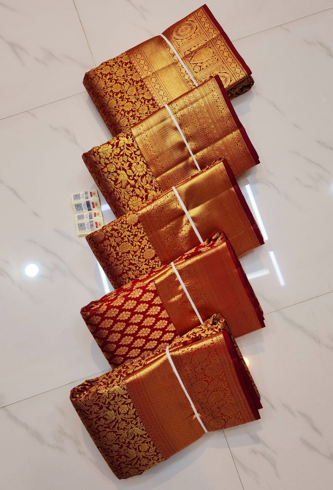 Kanchipuram pure silk handloom gold zari bridal sarees*
Celebrity color combo's kanchipuram special New wedding sarees