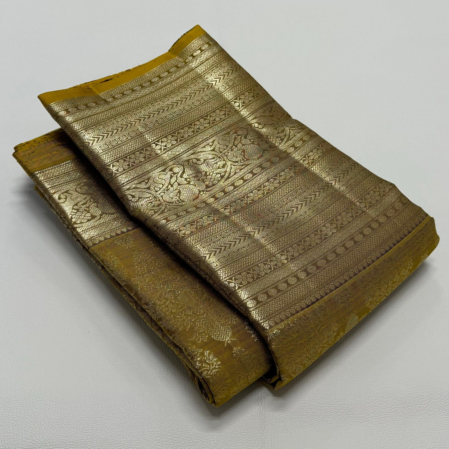 Kanchipuram pure silk handloom double warp contrast grand pallu and blouse *Bridal 1g*
*SILK MARK TAG WITH HOLOGRAM*