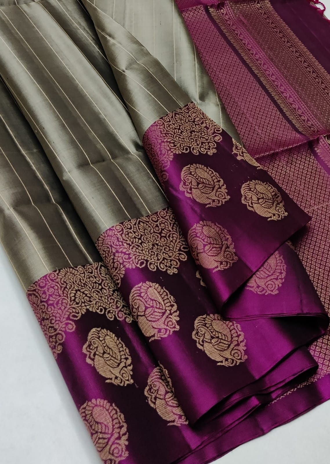 Pure handloom Double warp soft silk saree
Turning
With silk mark certificate