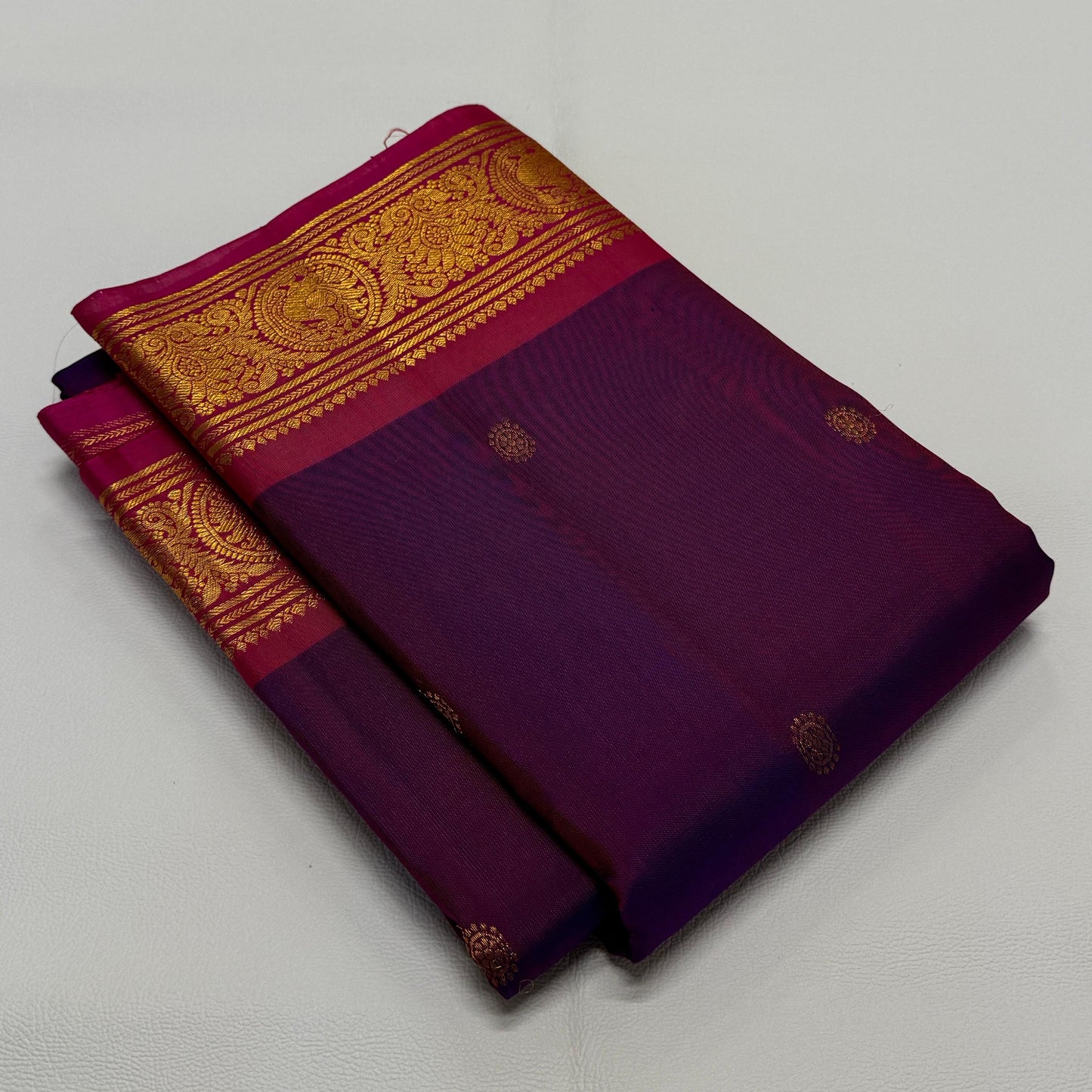 Kanjivaram pure silk handloom double warp contrast grand pallu and blouse
*Gold zari*
