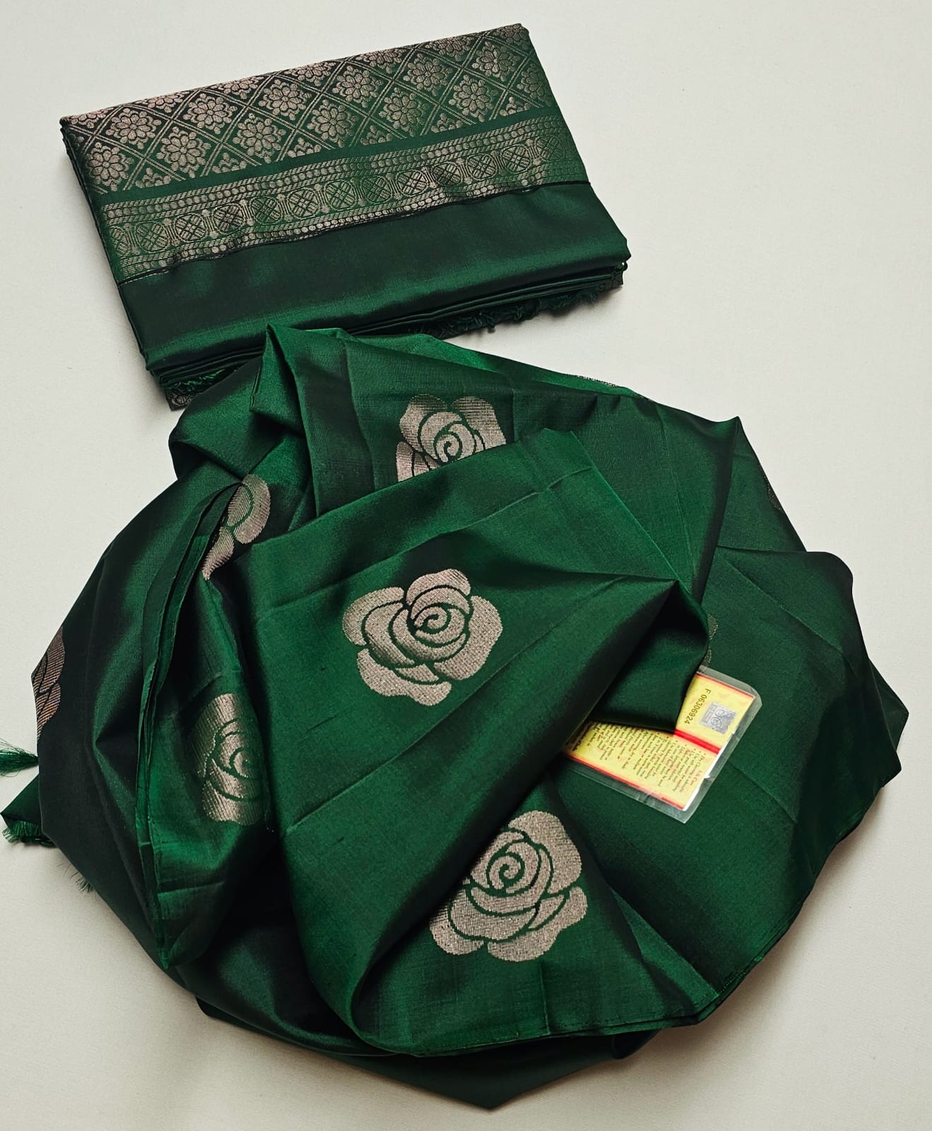 Pure handloom double warp kanchi silks saree
100% double warp*