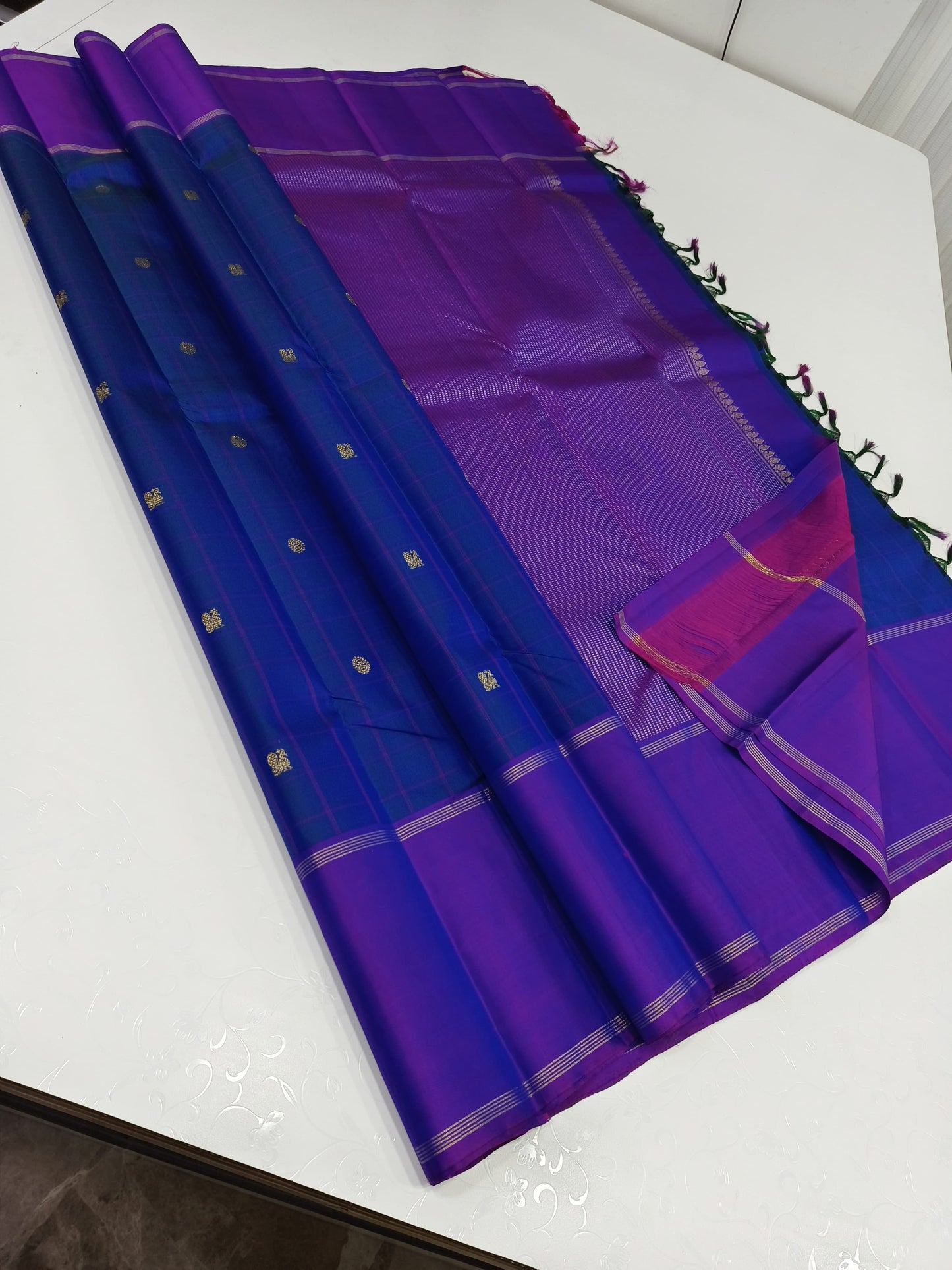 Pure kanchipuram silk sarees handwoven with 2 g pure jari traditional collection
Silkmark certified