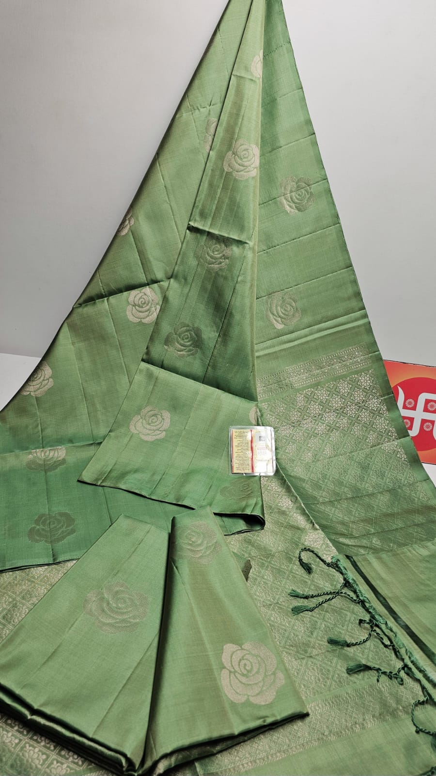 Pure handloom double warp kanchi silks saree
100% double warp*