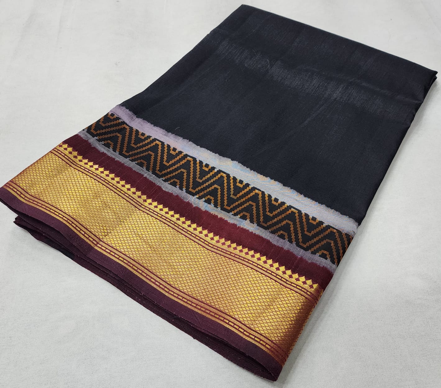 Sana silk Pochampalli print!
Zari border! Saree