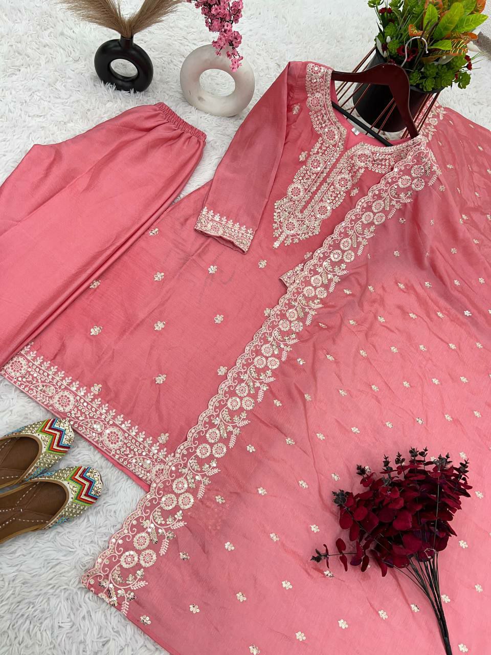 Designer suit set
Fabric Detais
Top
Top Fabric -Pure Chinnon Silk With Full Sleeve
