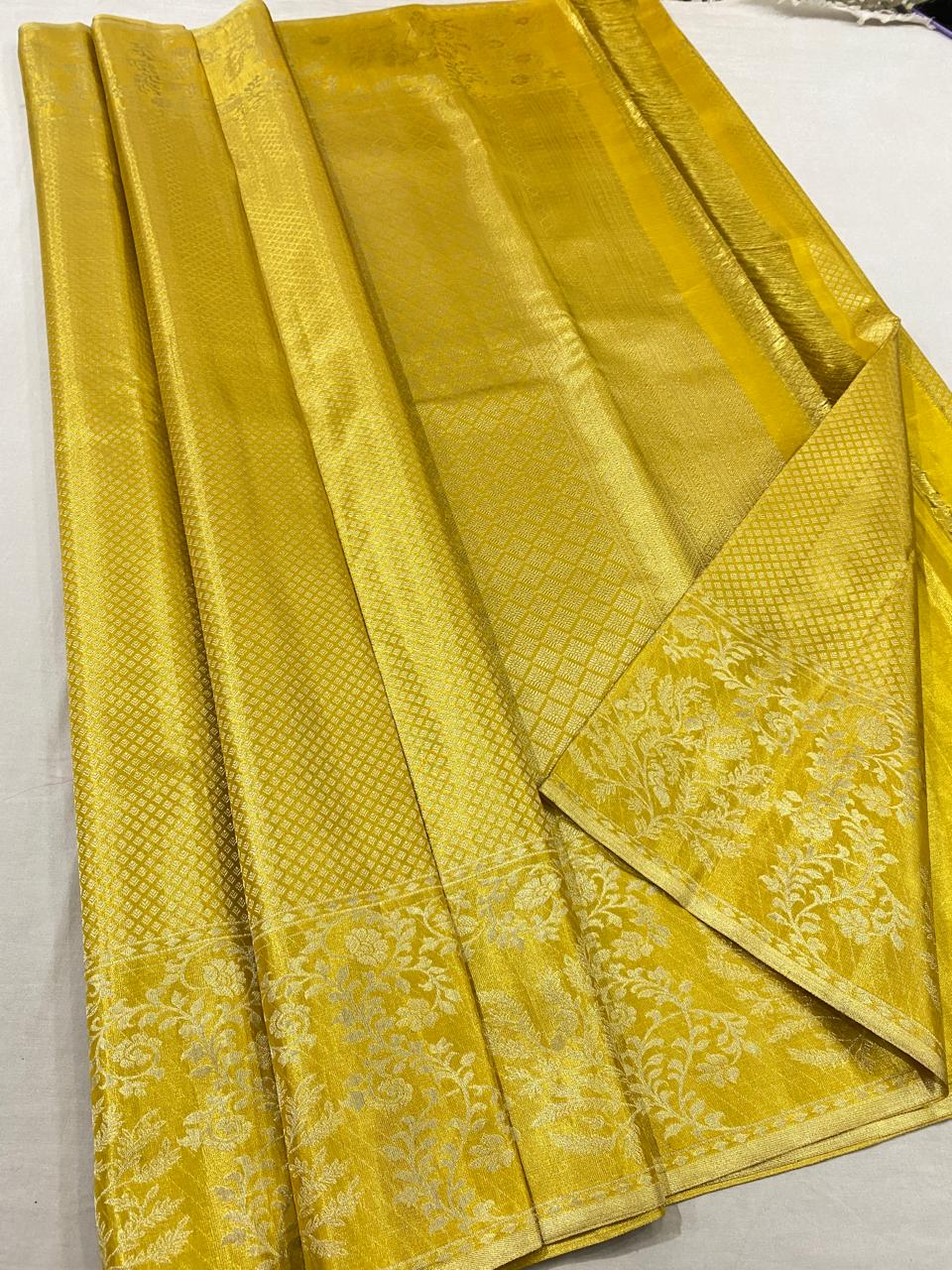 Kanchipuram handloom pure silk saree
Beautiful Design kerala tissue type Wedding sarees*