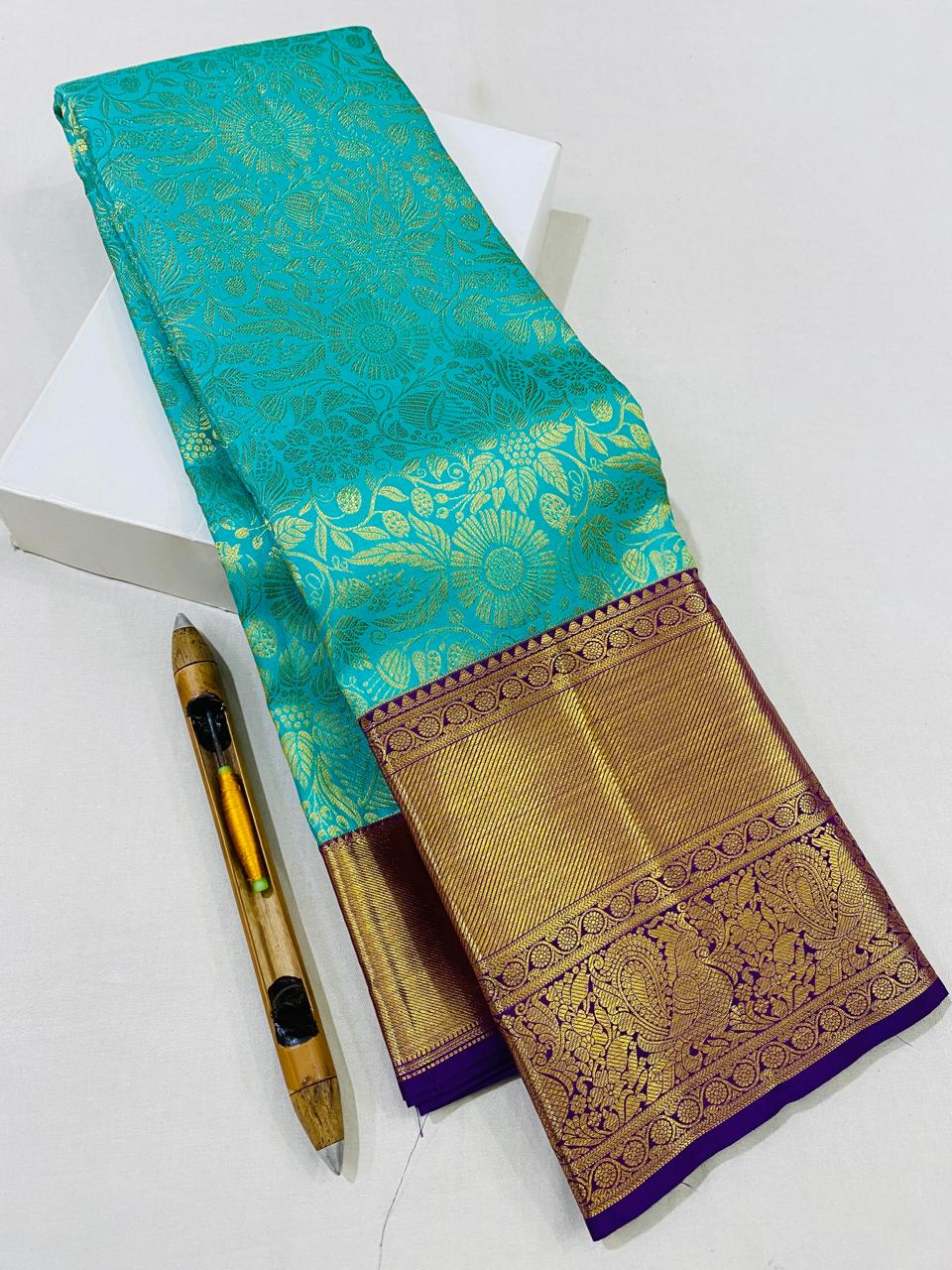 Kanchipuram Handloom pure silk saree
Beautiful fancy Design
gold zari fancy Korvai border wedding beautiful type sarees*
