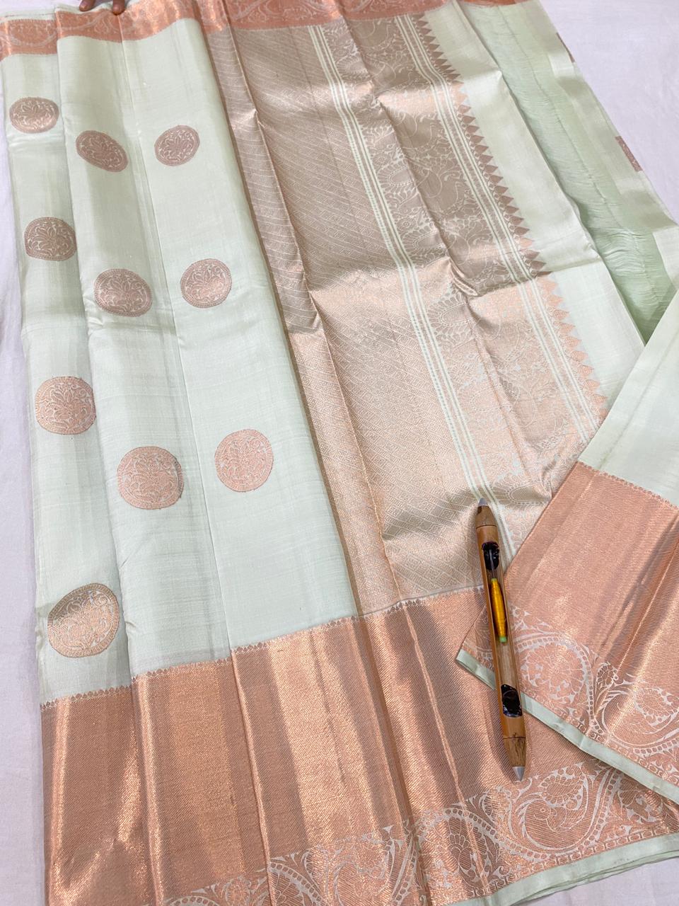 Kanchipuram Handloom pure silk saree
Beautiful fancy Design
copper zari beautiful butta type sarees*