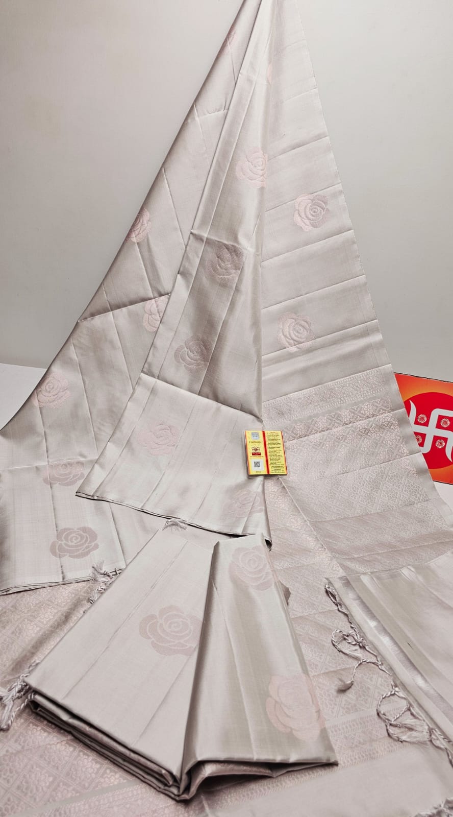 Pure handloom double warp kanchi silks saree
100% double warp*