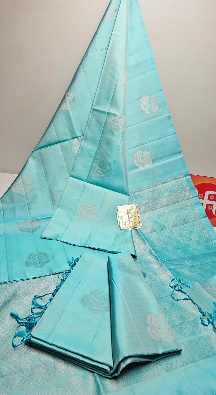 Pure handloom double warp kanchi silks saree
100% double warp*