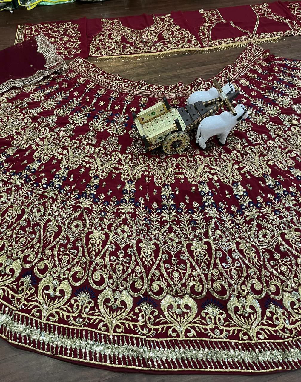 Special bridal lehenga choli
LEHENGA DETAILA
Lehenga Fabric- Fox Georgette
Lehenga work-Embroidery Sequins Work With Cancan & Canvas Patta