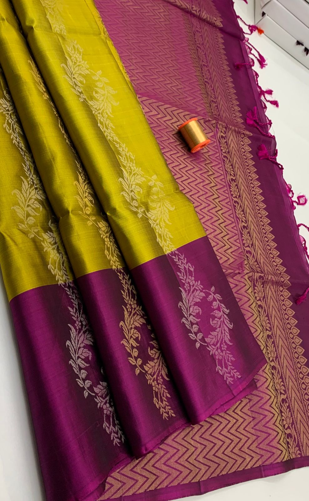 Pure handloom Big bhutta borderless Double warp soft silk sarees collections with contrast Pallu and blouse
