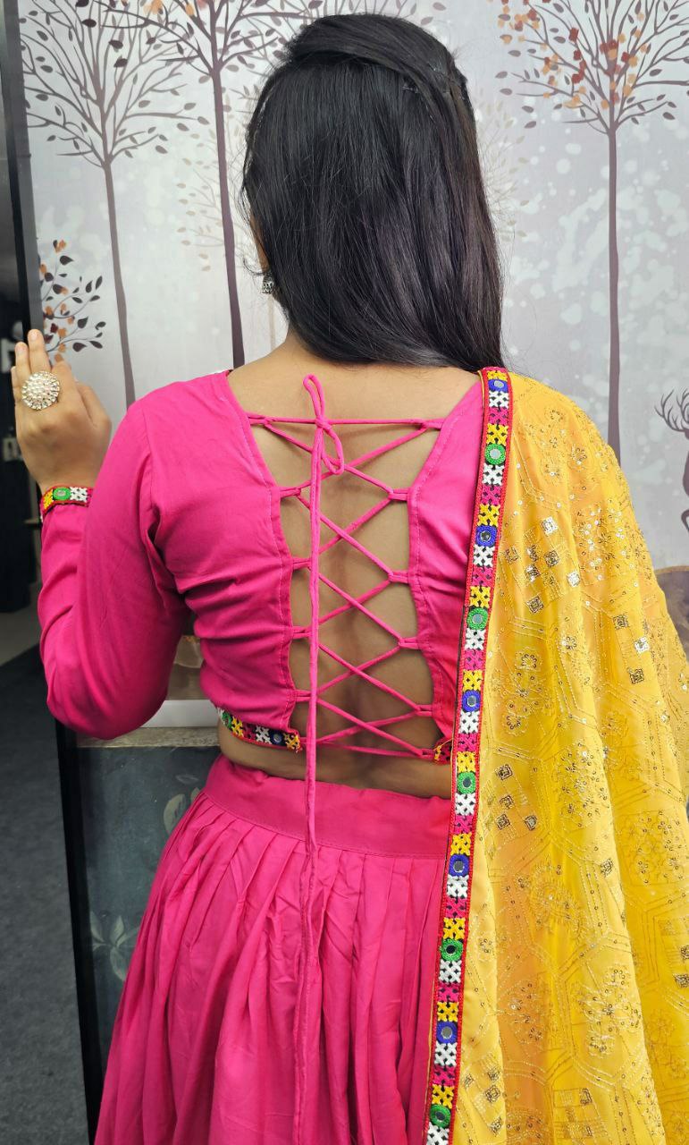 Garba special lehenga choli collection
Fabric:- Pure Cotton
Work: Foil Print
Inner:- Micro Cotton
Size: free size
 (Fully Stitched)