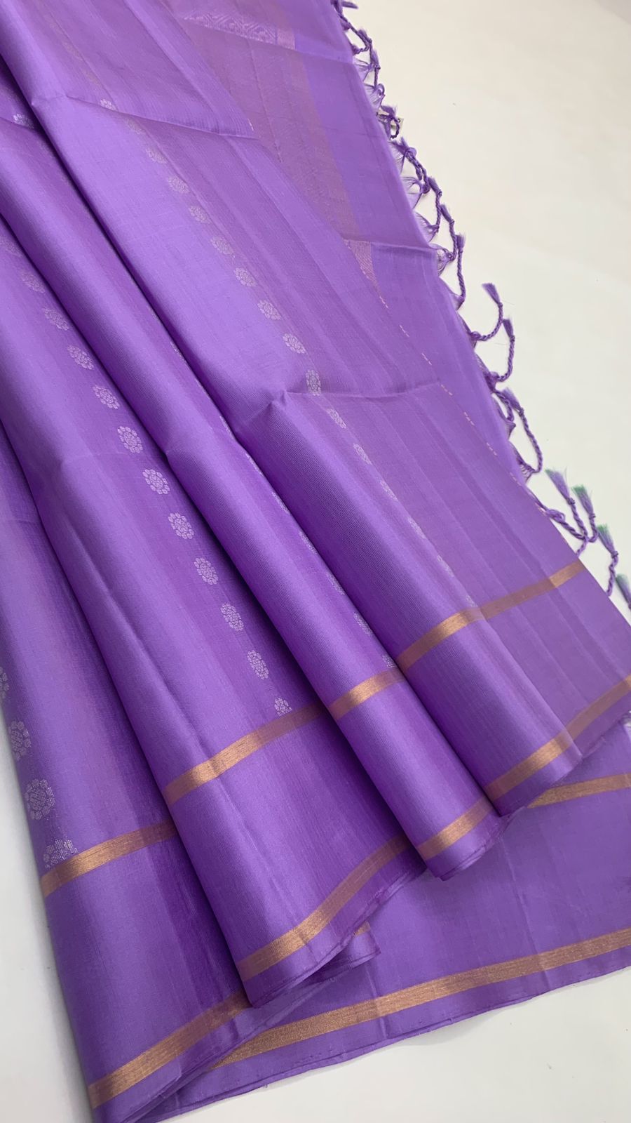 Pure handloom fancy design borderless Double warp soft silk sarees collections                               with contrast Pallu and blouse