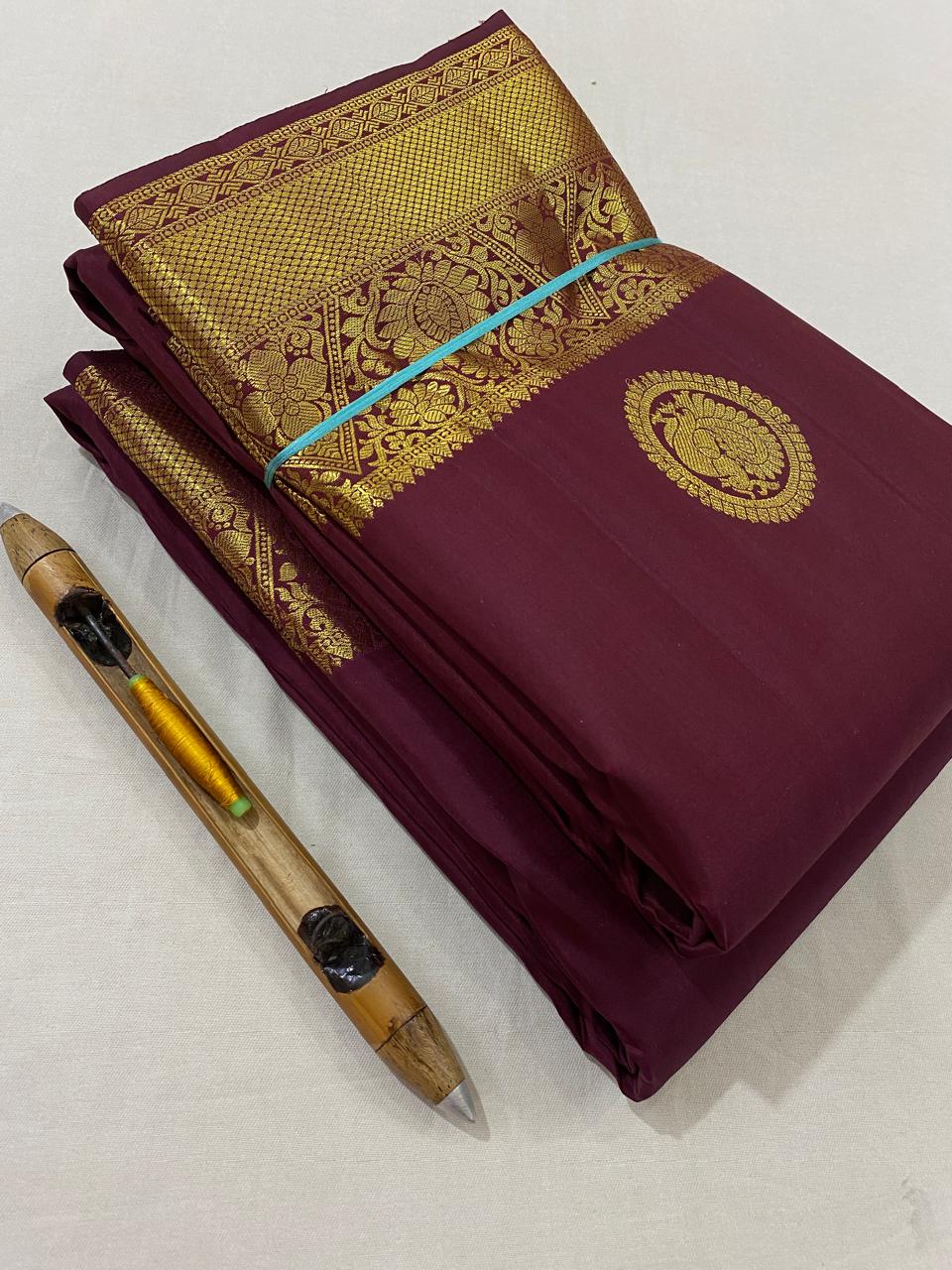 Kanchipuram Handloom pure silk saree
Beautiful fancy Design gold  zari fancy Dark purple collection butta beautiful type sarees*