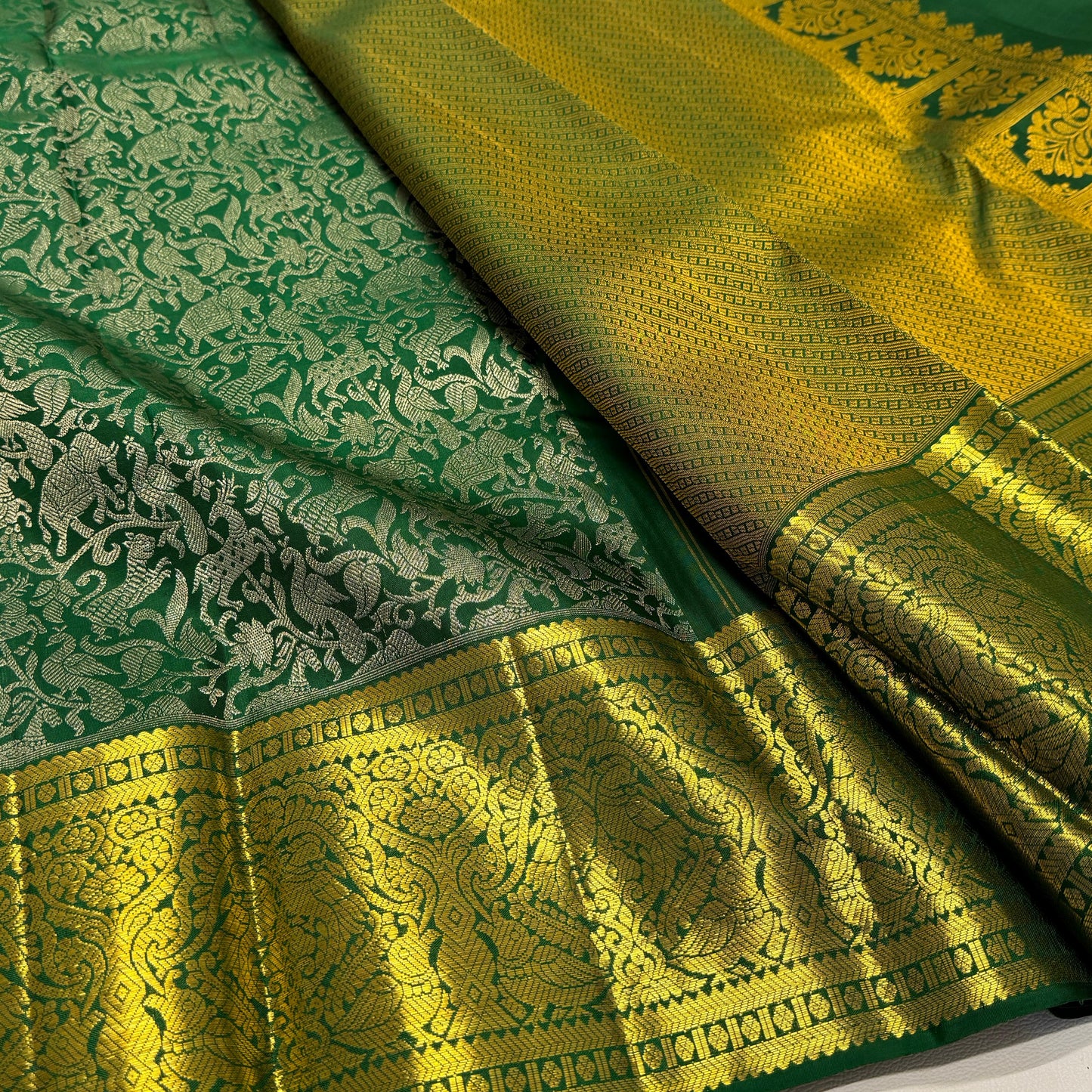 Kanchipuram pure silk handloom double warp self grand pallu and blouse *Vanasingaram Bridal 1g*
*SILK MARK TAG WITH HOLOGRAM*