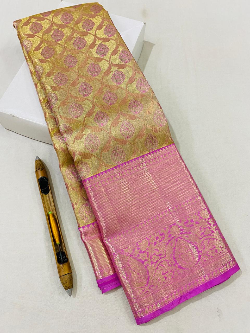 Kanchipuram Handloom pure tissue silk saree
Beautiful fancy Design
gold And silver mixed zari collection beautiful wedding grand type sarees*