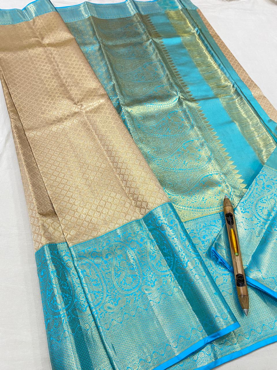 Kanchipuram Handloom pure silk saree
Beautiful fancy Design