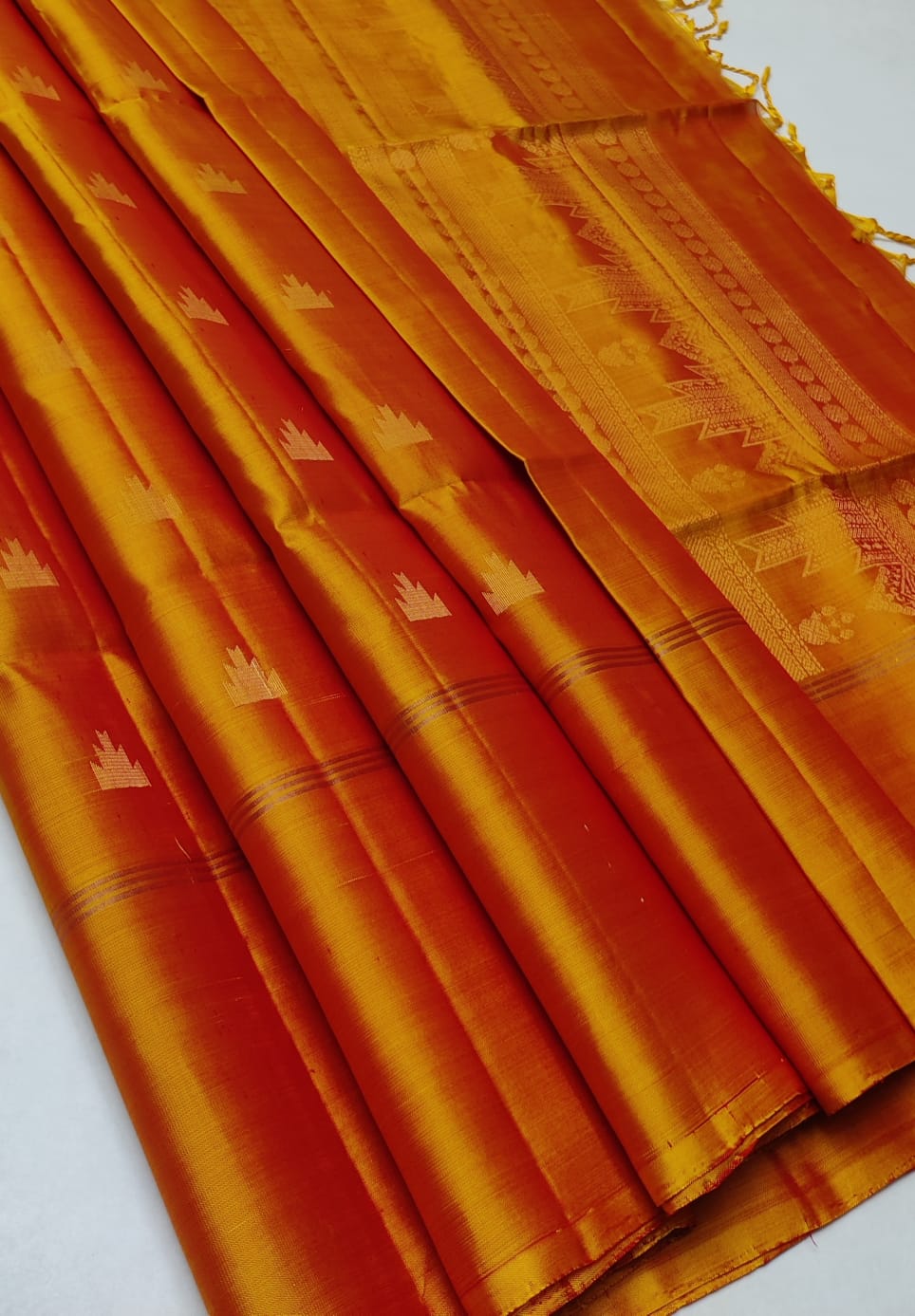 Pure handloom Double warp soft silk saree
Fansy sarees
With silk mark certificate