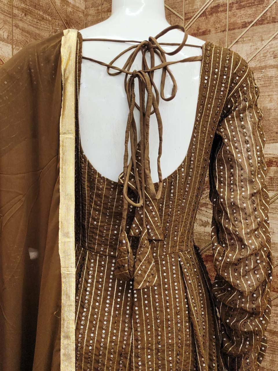 Designer s Gown Top dupatta               Heavy FAUX GEORGETTE Silk
Full INNER Attached Heavy Crape
WORK - All Over Multi Thread  & Jari With Sequence embroidery stich work