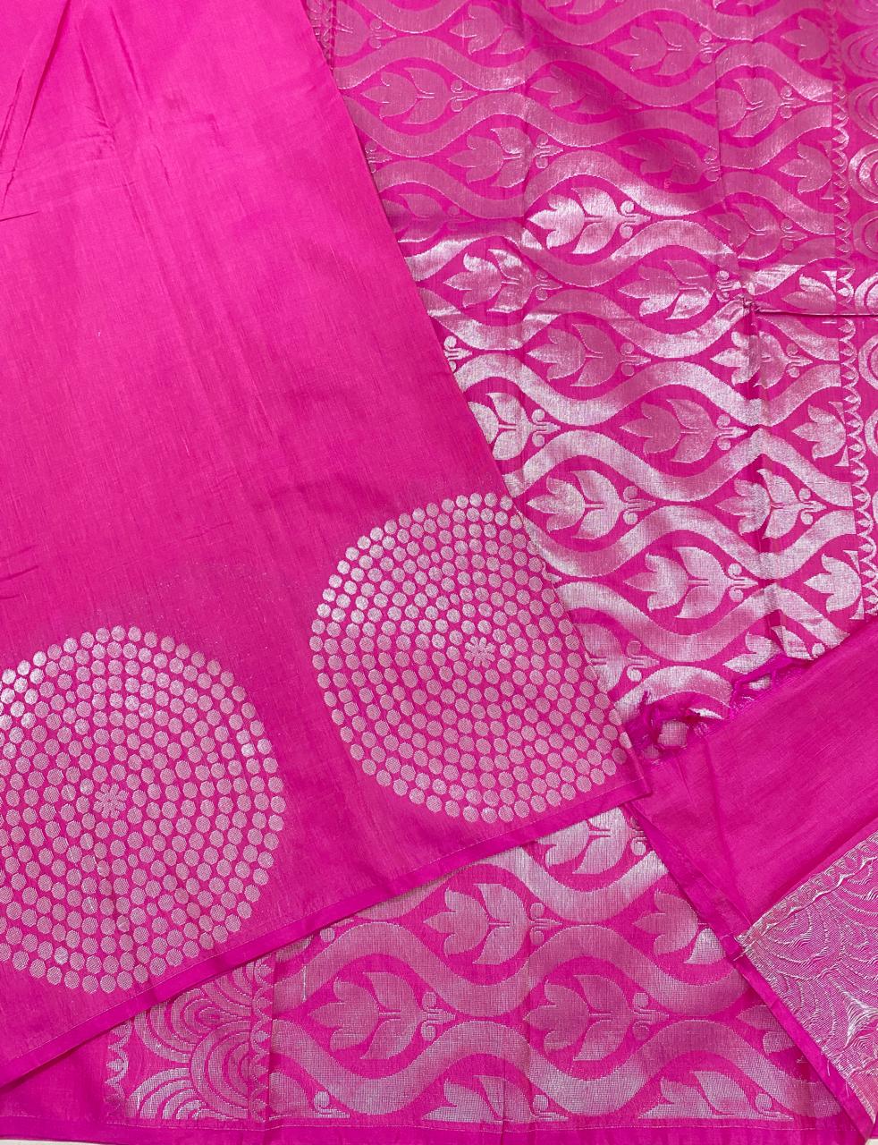 Kanchipuram semi silk sarees
Beautiful Design 
beautiful Semi soft silk sarees*
