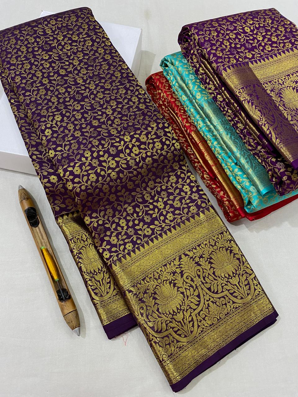 Kanchipuram Handloom pure silk saree
Beautiful fancy Design
gold  zari fancy over all floral beautiful Wedding type sarees*