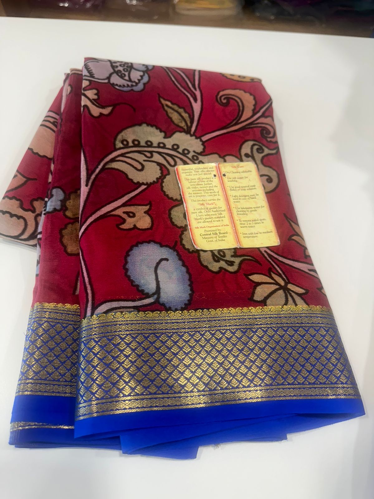 Pure Mysore silk saree
Silk mark certification 
75  grm  thickness 
Comes with contrast  blouse piece 
digital prints Printed Mysore silk sarees with heavy quality