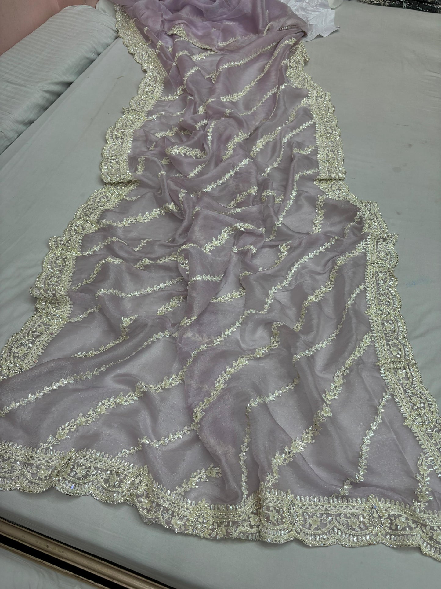 ALLOVER CODING REASHAM DESIGNER JALL AND BORDER WITH STONE ON PURE ORGANZA 
Saree
