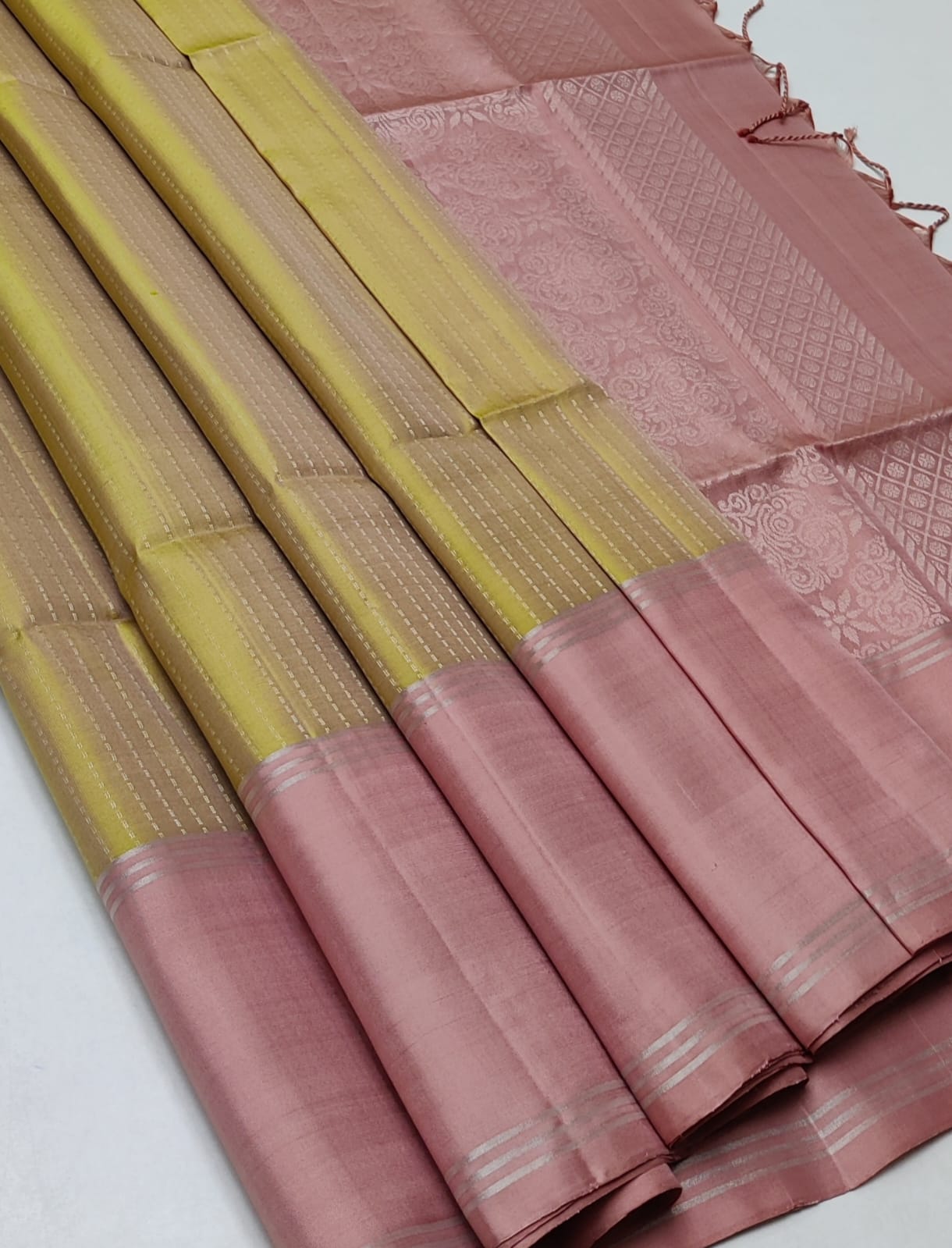 Pure handloom Double warp soft silk saree
Fansy sarees