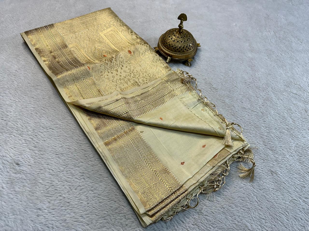 Beautiful Soft Silk Dobby sarees
Beautiful Dobby Soft silk saree having rich buttas