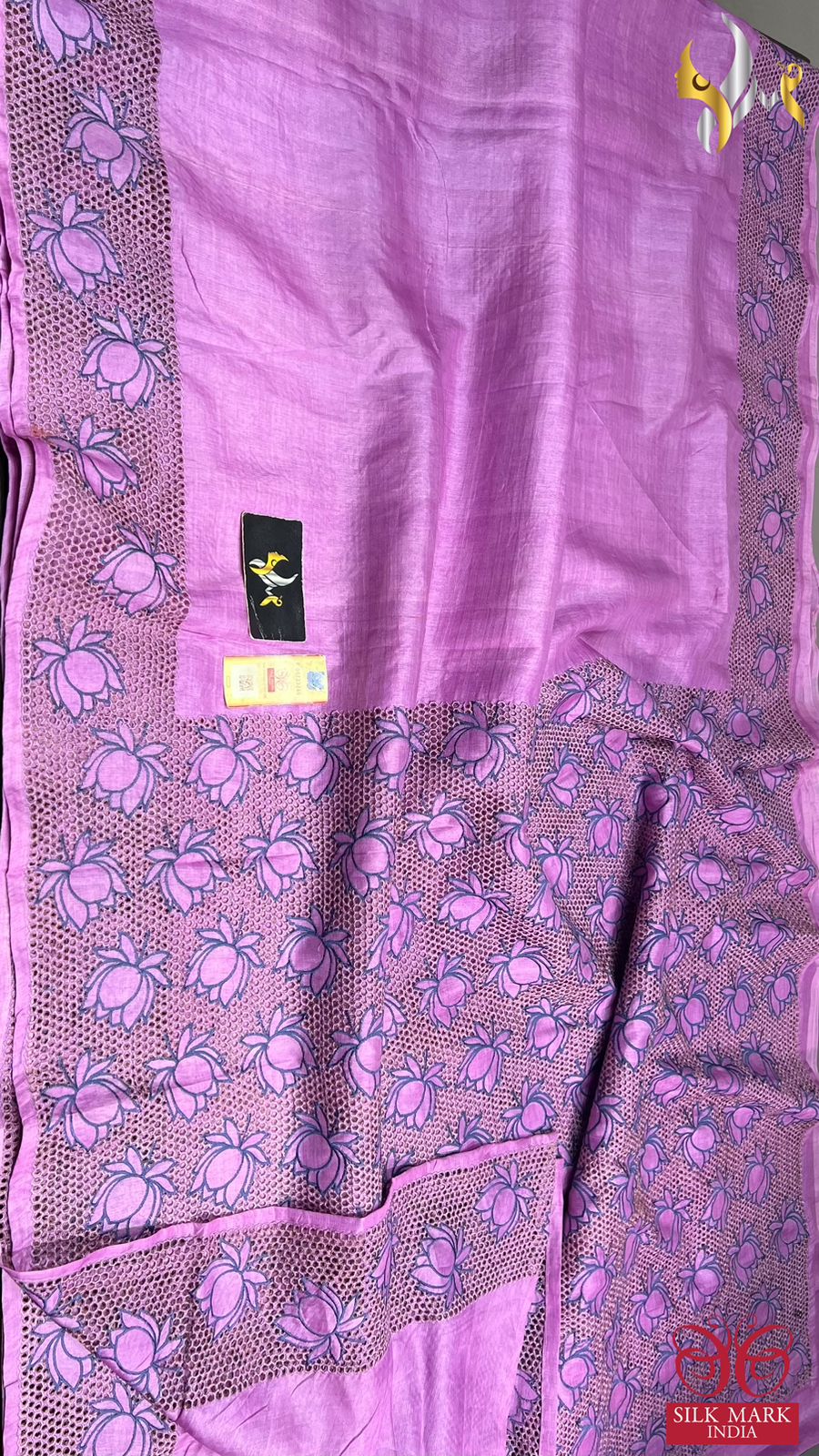 Launching TUSSAR Cutwork work Saree*
Adorable Pichwai lotus design and fine finishing*
Both side borders, blouse one side and Pallu fully Cutwork Work done*