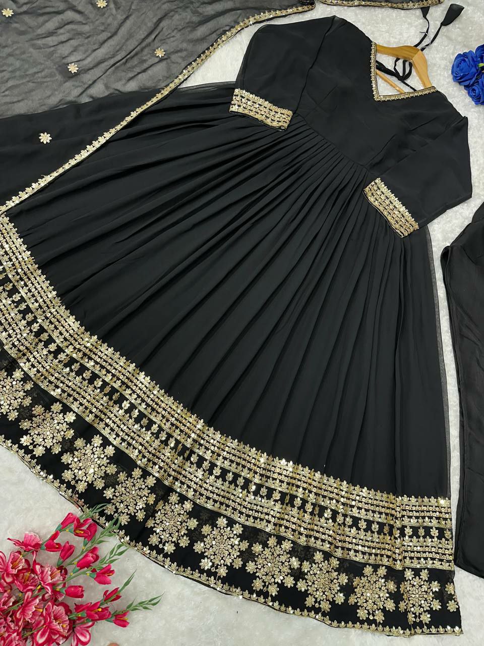 GOWN WITH PANT AND EMBROIDERY  WORK
GOWN FABRIC : HAVY FOUX GEORGATE WITH EMBROIDERY WORK AND FULL SLEEVES