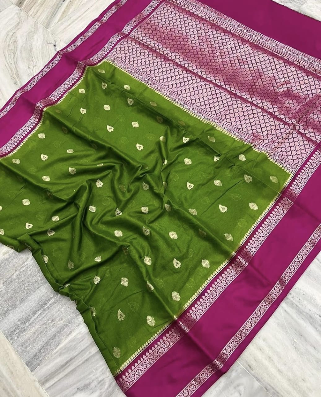 Best Banarasi Warm Silk Buti Sarees*Best Water Zari Buti Waiving Sarees*
Best Barabar Gala Border With Designer Barabar Border*
Soft Fabric Beautiful Contrast Colour Combination*