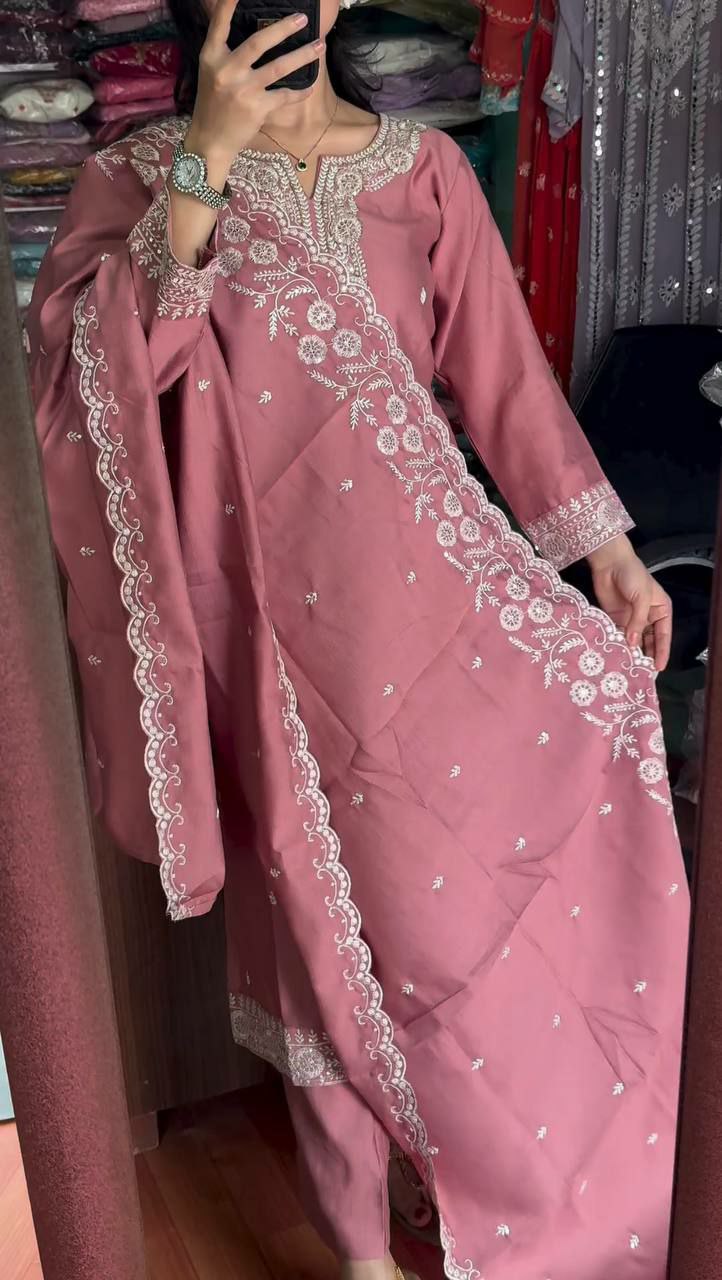 Designer suit set
Fabric Detais
Top
Top Fabric -Pure Chinnon Silk With Full Sleeve