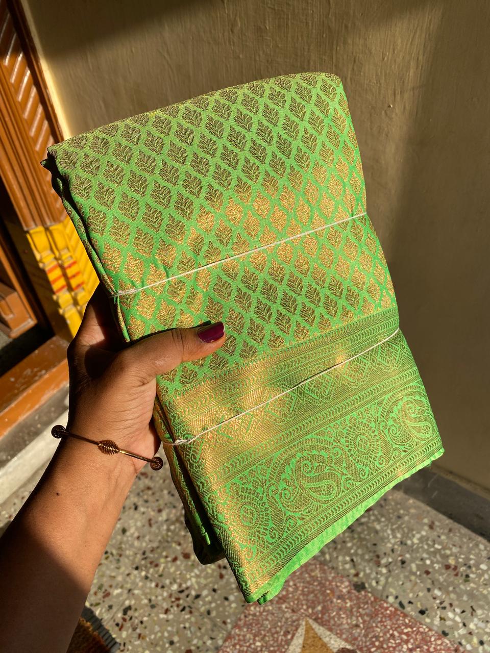 Kanchipuram Semi silk saree
Super quality
beautiful full copper type sarees*