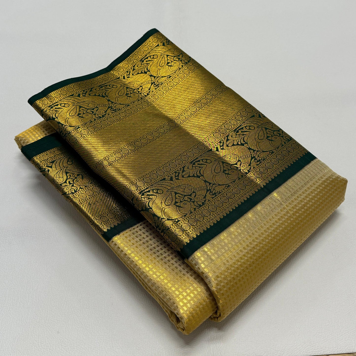 Kanjivaram pure silk handloom double warp contrast grand pallu and blouse *Double side korvai border Tissue Bridal 1g*
*SILK MARK TAG WITH HOLOGRAM*