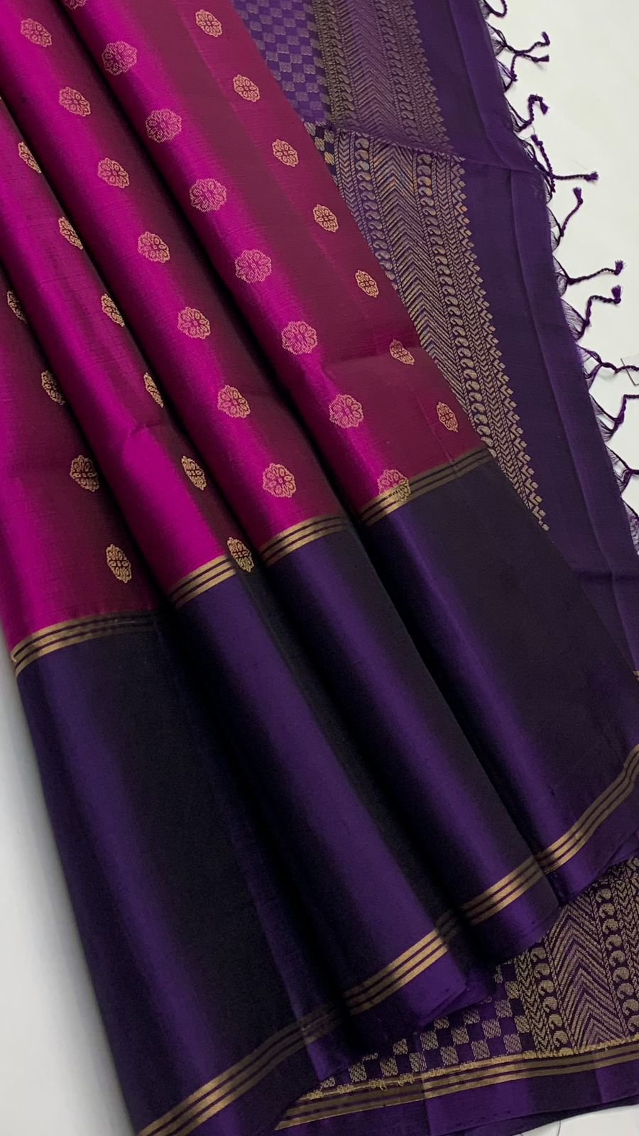 Pure handloom fancy design borderless Double warp soft silk sarees collections                               with contrast Pallu and blouse