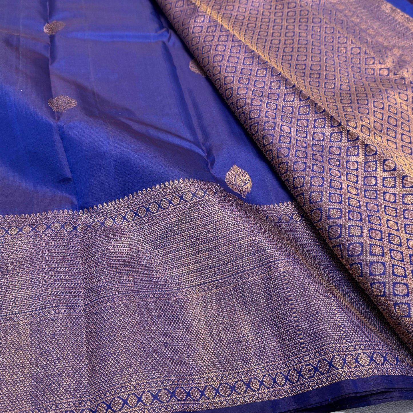 Kanchipuram pure silk handloom double warp self grand pallu and blouse *Double side turning border bridal* 
*SILK MARK TAG WITH HOLOGRAM*