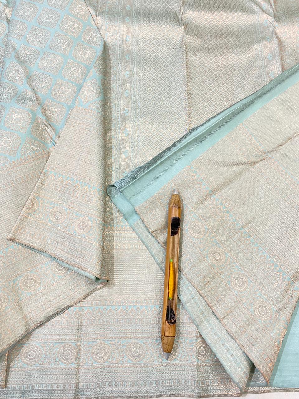 Kanchipuram Handloom pure silk saree
Beautiful fancy Design
kerala  beautiful  wedding type sarees*