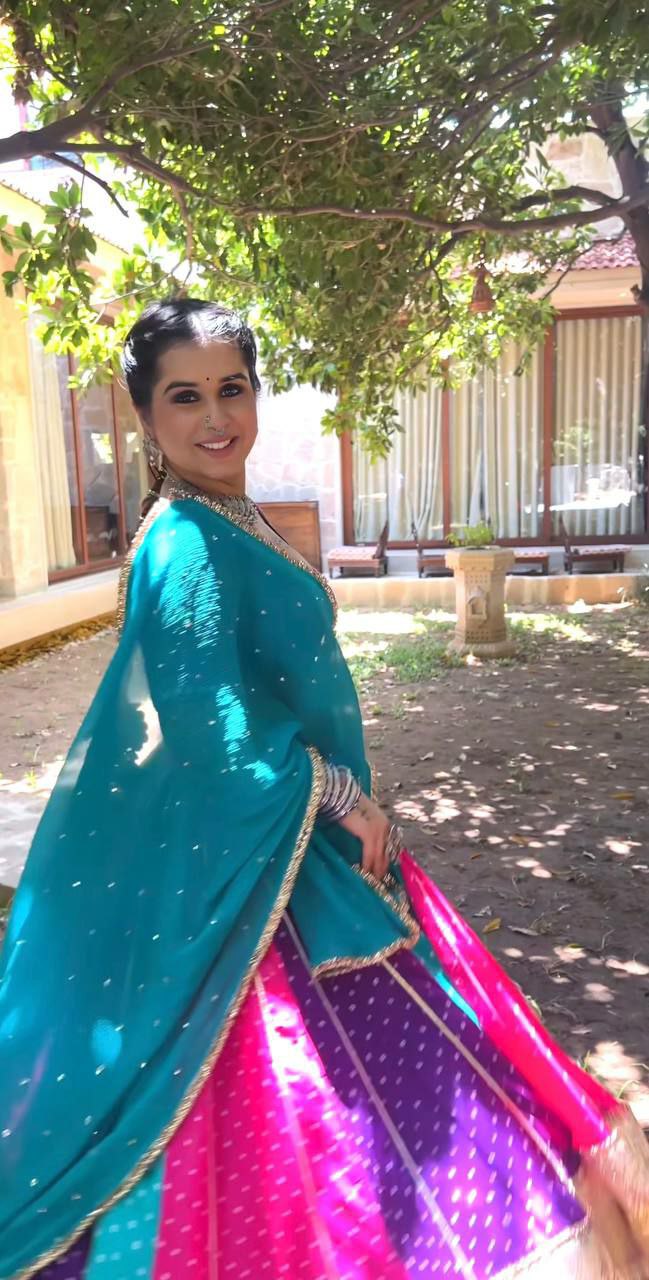 Gharwa lehenga choli collection
Fabric:- Fox Georgette 
Work:- miror less 
Inner:- Micro Cotto