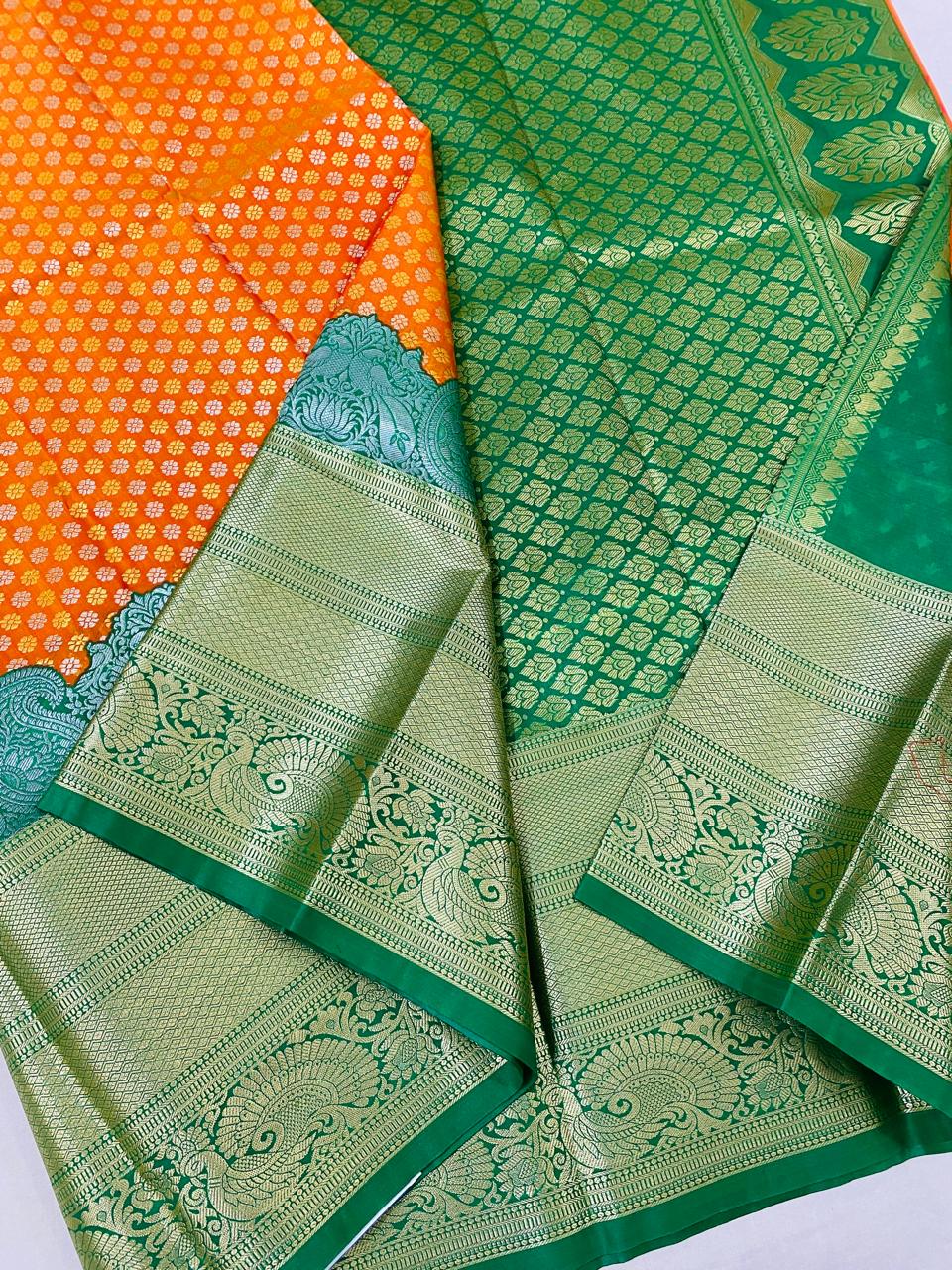 Kanchipuram Semi silk saree
Super quality 
beautiful korvai turning border wedding type sarees