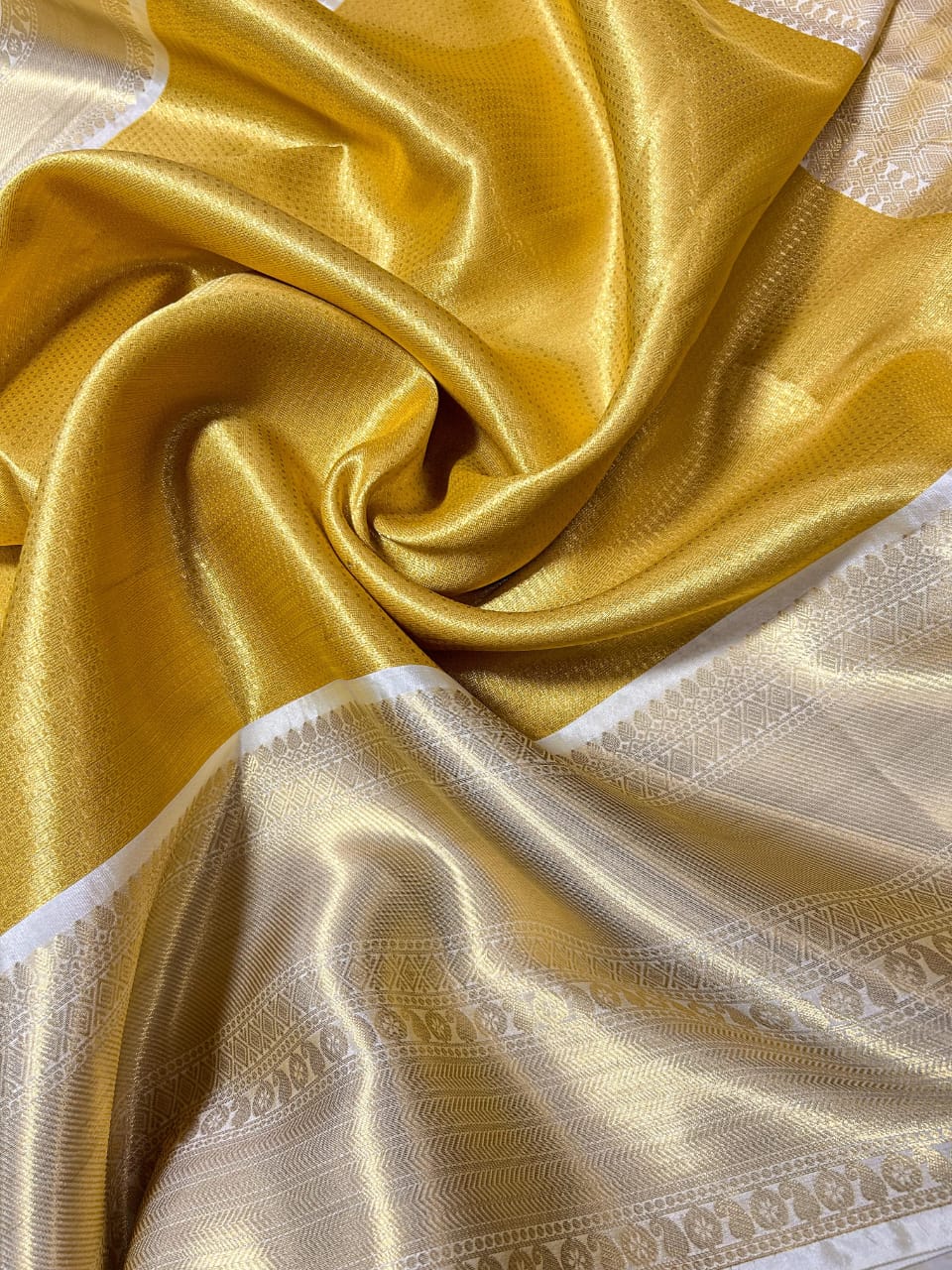 Most Demanding Tissue Silk Sarees
Banarasi Tissue Silk Sarees Best Quality Weaving Design