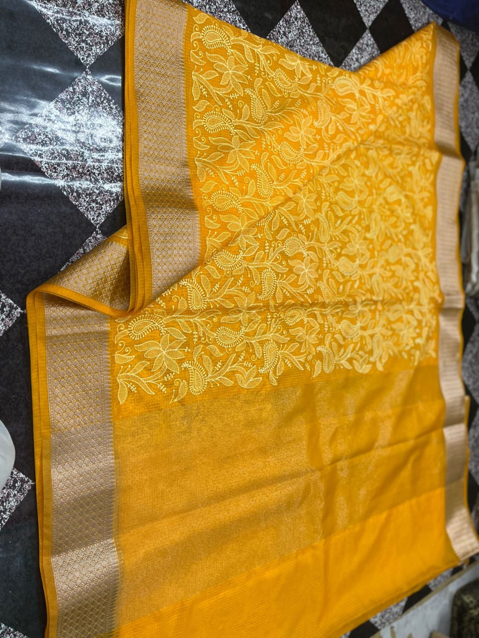 Banarasi Kora Organza Silk Sarees Very Good Quality With Very Beautiful Embroidery Chickenkari Work Weaving Design Border