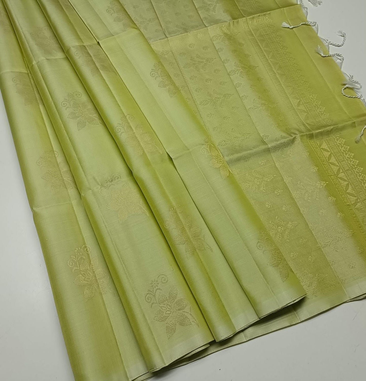 Pure handloom fancy design borderless Double warp soft silk sarees collections with contrast Pallu and blouse