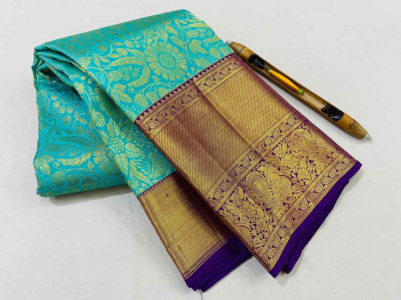 Kanchipuram Handloom pure silk saree
Beautiful fancy Design 
gold zari fancy Korvai border wedding beautiful type sarees*
