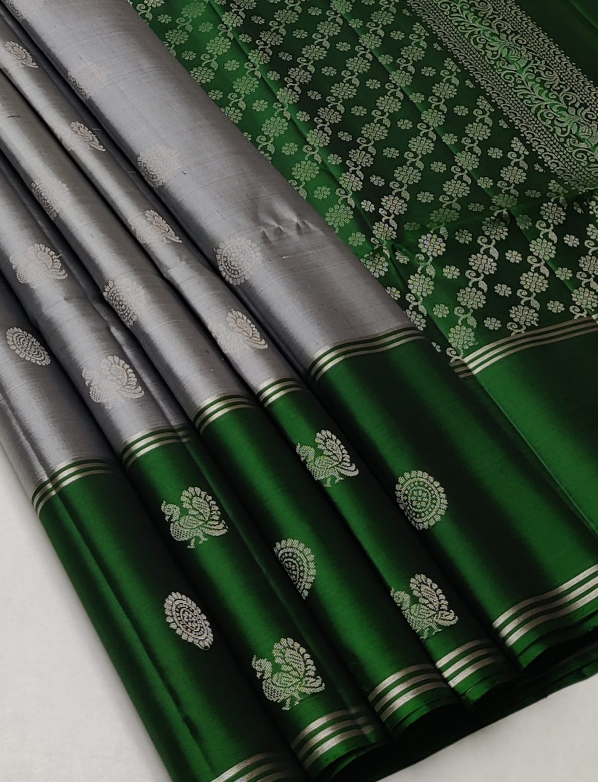 Pure handloom Double warp soft silk saree
Fansy sarees