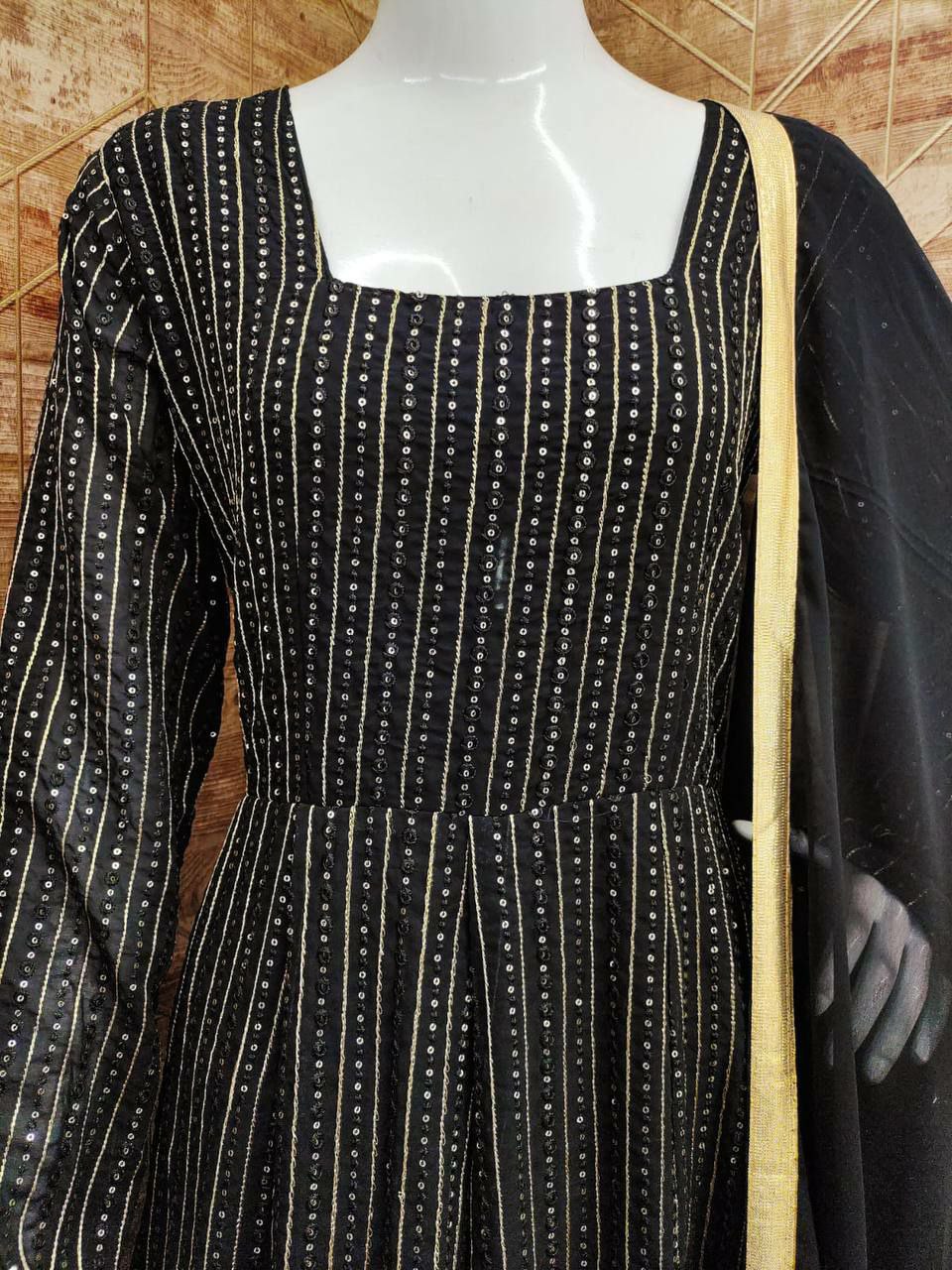 Designer s Gown Top dupatta               Heavy FAUX GEORGETTE Silk
Full INNER Attached Heavy Crape
WORK - All Over Multi Thread  & Jari With Sequence embroidery stich work