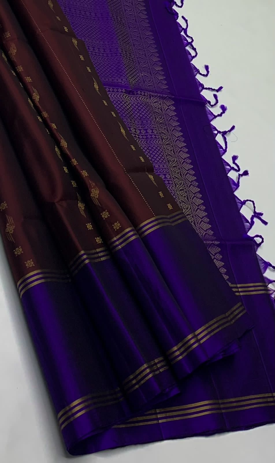 Pure handloom fancy design borderless Double warp soft silk sarees collections                               with contrast Pallu and blouse