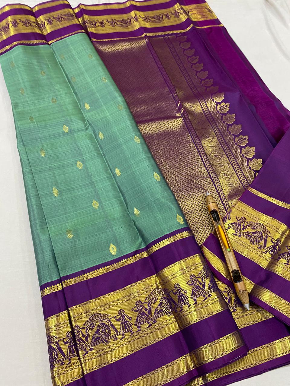 Kanchipuram Handloom pure silk saree
Beautiful fancy Design
gold zari fancy   Medium kalayana border butta beautiful  type sarees*